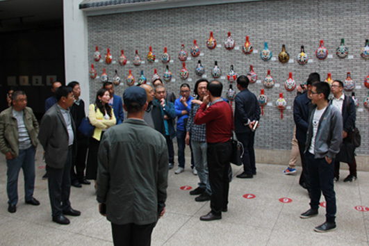 10企业代表参观同人动漫
美术馆