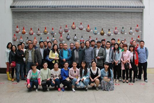 12与会人员合影留念