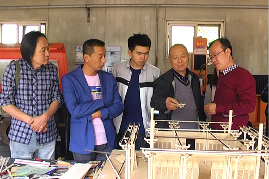 13企业界代表参观同人动漫
环境实验室古建筑模型